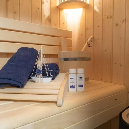 Herz Von 2 Mit Garten Und Sauna * Kellenhusen